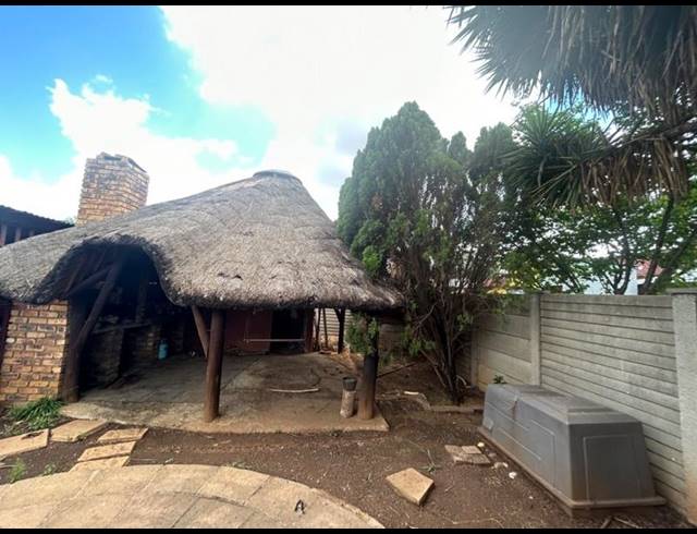 3 BEDROOM HOUSE FOR SALE IN VANDERBIJLPARK CW 2